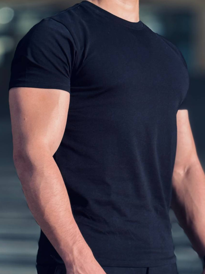Black Tee