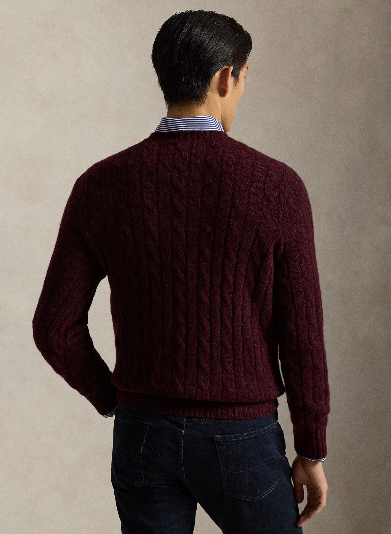 CABLE KNITTED ROUND (BURGUNDY)