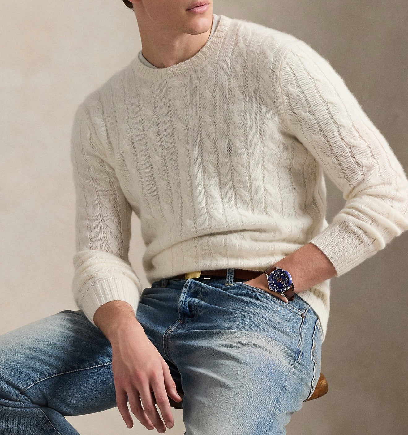 CABLE KNITTED ROUND (CREAMY)