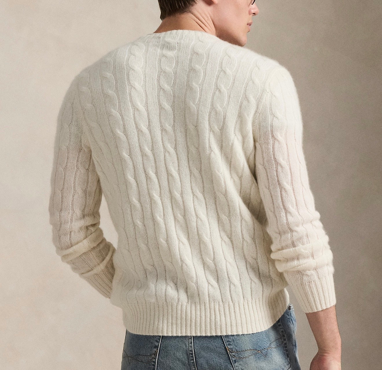 CABLE KNITTED ROUND (CREAMY)