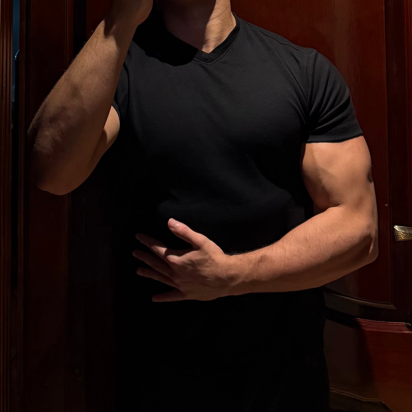 AA V TEE (BLACK)