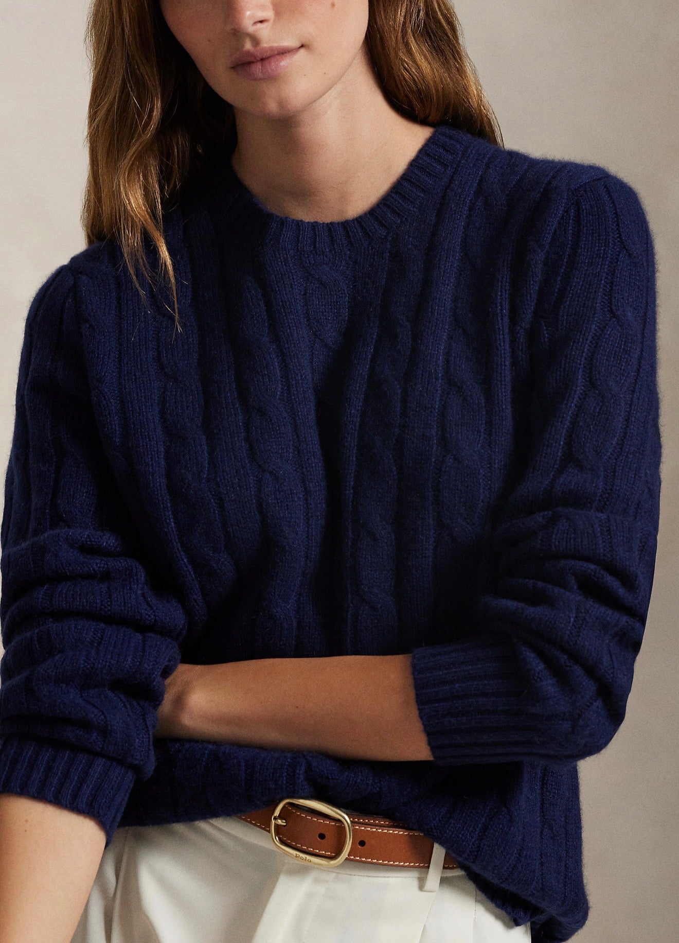 CABLE KNITTED ROUND (NAVY)