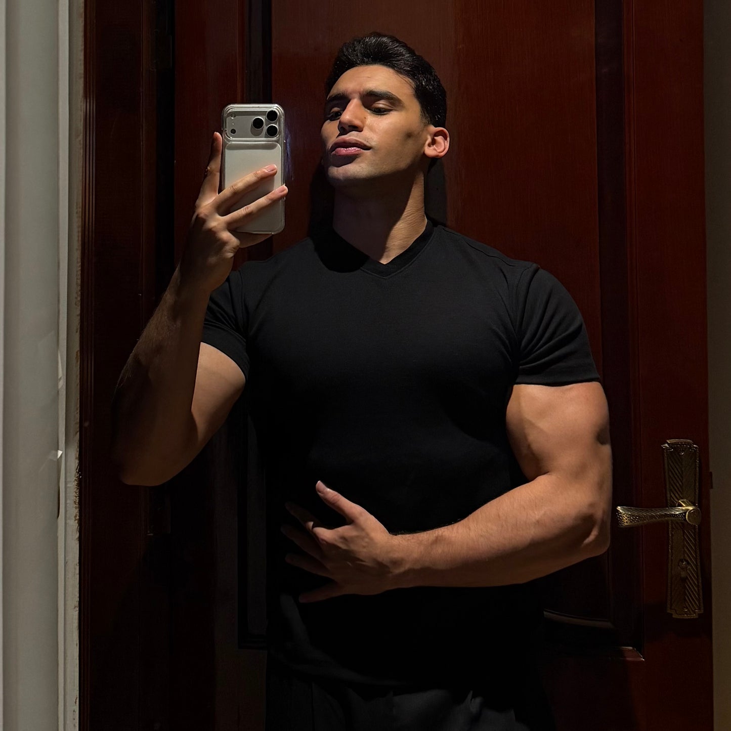AA V TEE (BLACK)